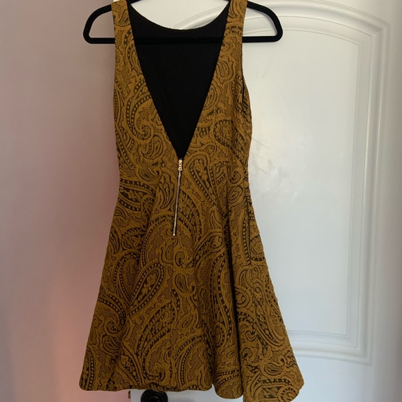 Alice and Olivia Coctail Dress - Picture 2 of 9